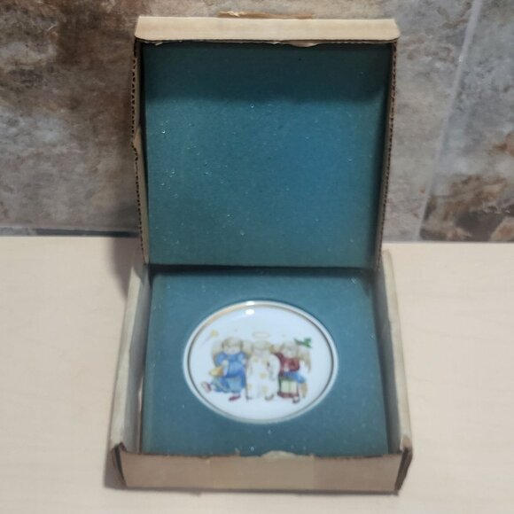 Schmid Berta Trio Angels Hummel Museum Miniature Plate Collection 1977 - Picture 2 of 9